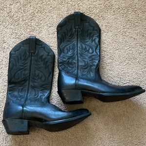 Ariat black cowboy boots